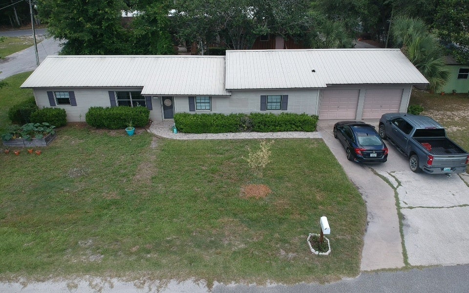 Photo 1 of 61 — 525 PADGETT AVE SE, Live Oak, FL 32064