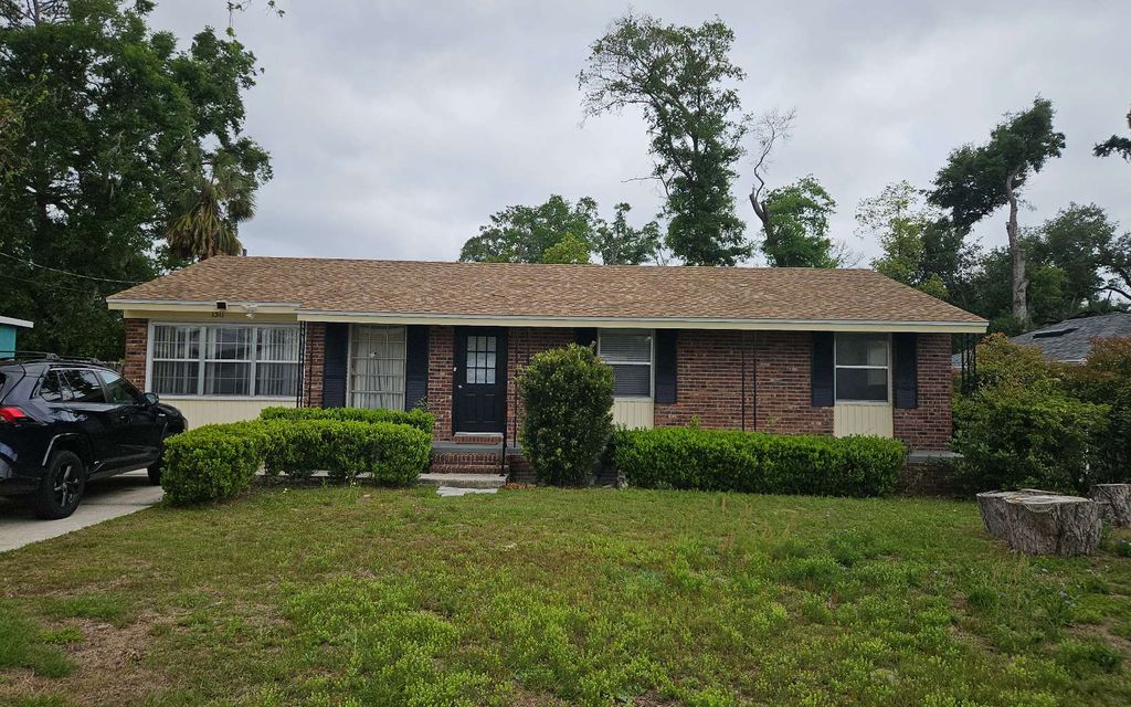 Photo of 1311 White Avenue, Live Oak, FL 32064 (MLS # 130986)
