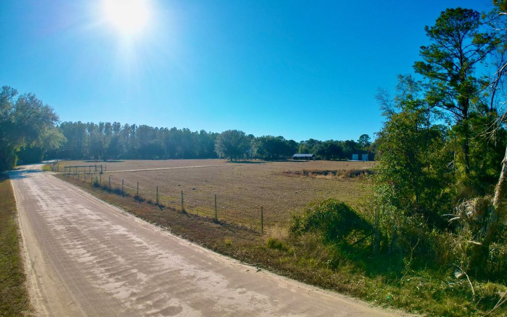 Photo of 11021 89th Road, Live Oak, FL 32064 (MLS # 129620)