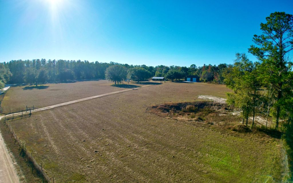 Photo of 11021 89th Road, Live Oak, FL 32064 (MLS # 129620)