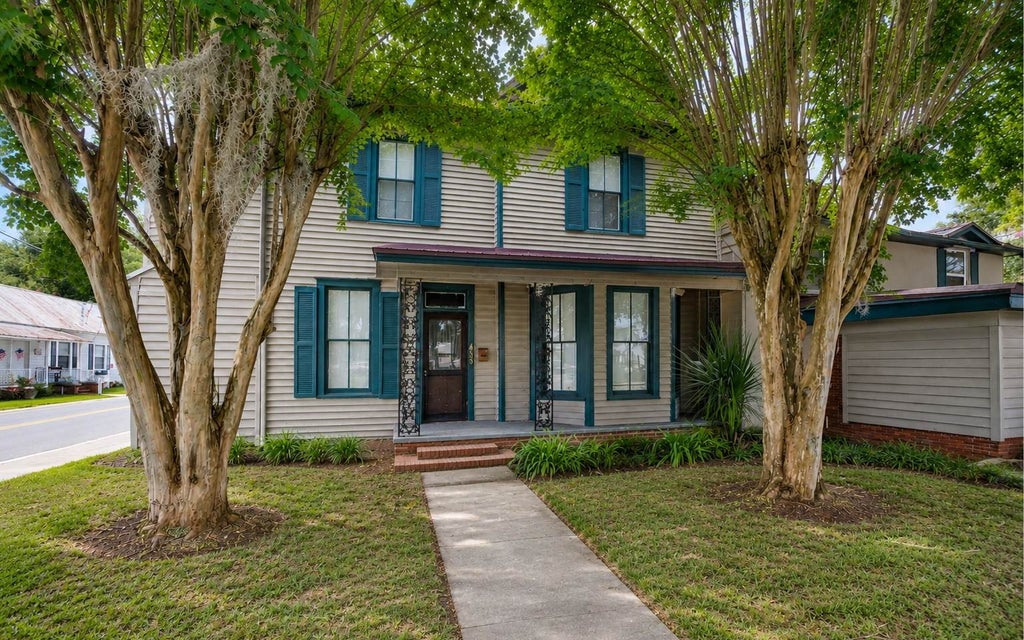Photo of 433 S Marion Avenue, Lake City, FL 32025 (MLS # 132955)
