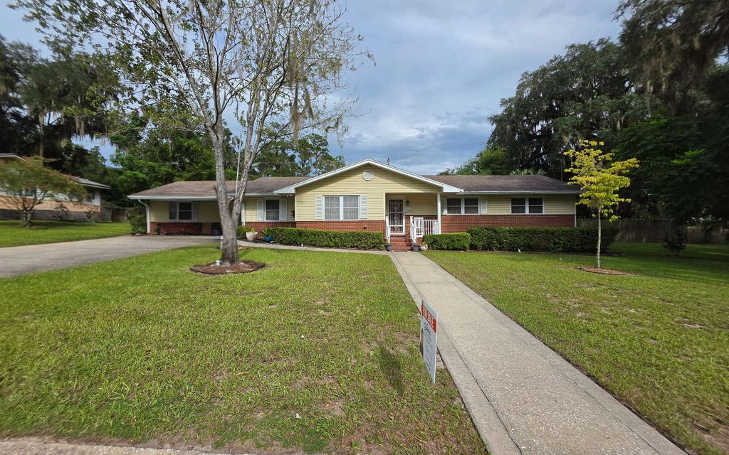 Photo of 957 SE Division Ave, Lake City, FL 32025 (MLS # 133234)