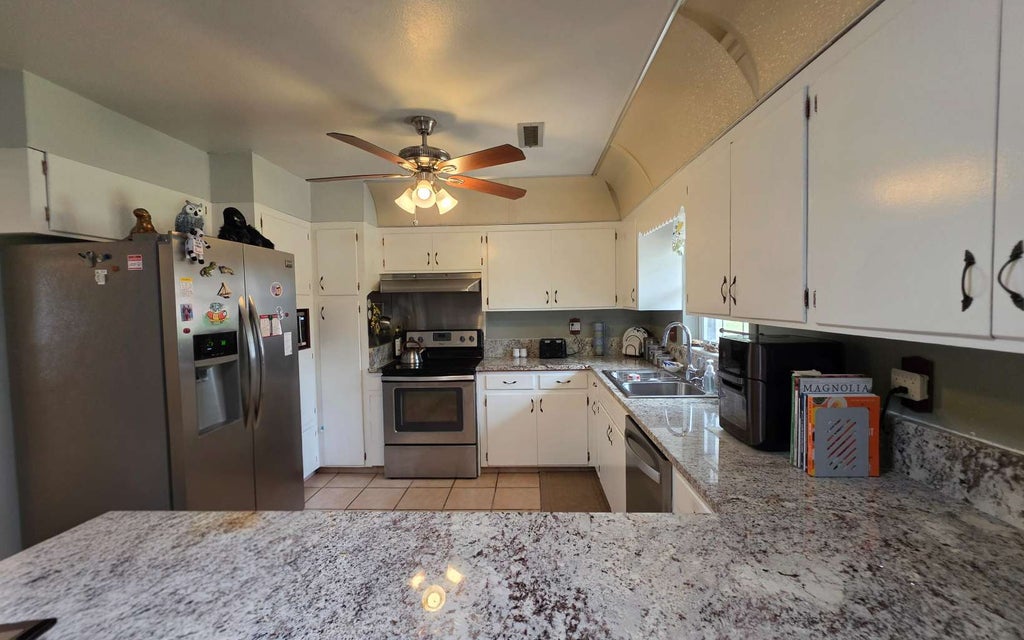 Photo of 957 SE Division Ave, Lake City, FL 32025 (MLS # 133234)