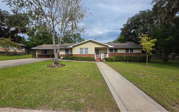 957 SE DIVISION AVE, LAKE CITY, FL 32025 - Image 87462ff2f0a8b32e4f9bc716ccbbf2a1/773288504