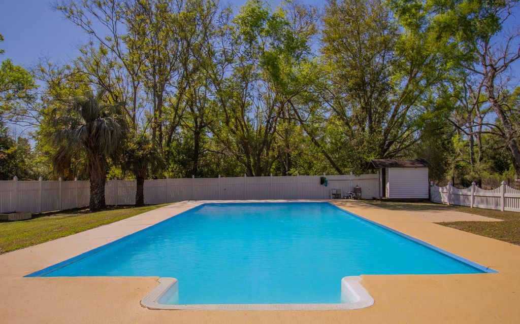 Photo of 11085 E US Highway 90, Lee, FL 32059 (MLS # 130237)