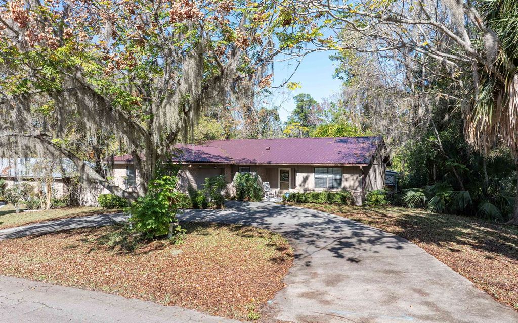 Photo of 606 NW Palm Dr, Lake City, FL 32025 (MLS # 129500)
