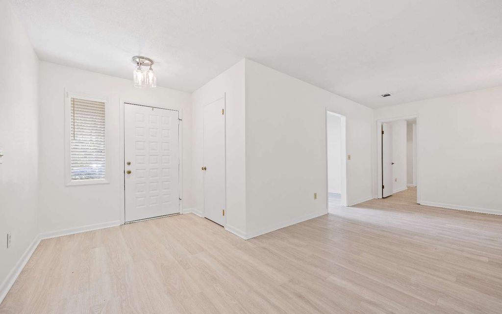 Photo of 606 NW Palm Dr, Lake City, FL 32025 (MLS # 129500)