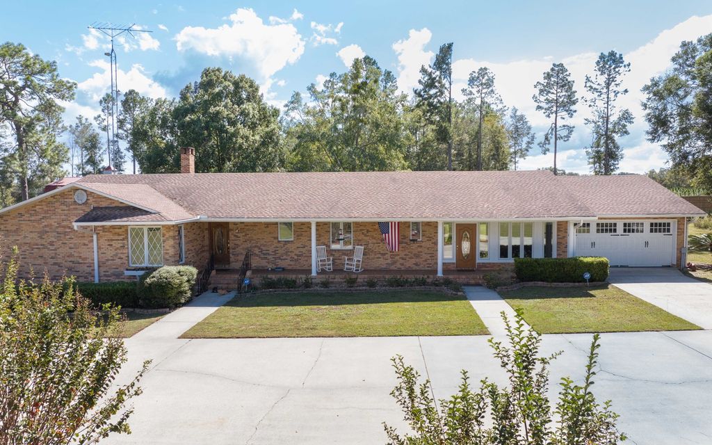 Photo of 3897 SW Pinemount Rd, Lake City, FL 32024 (MLS # 121356)