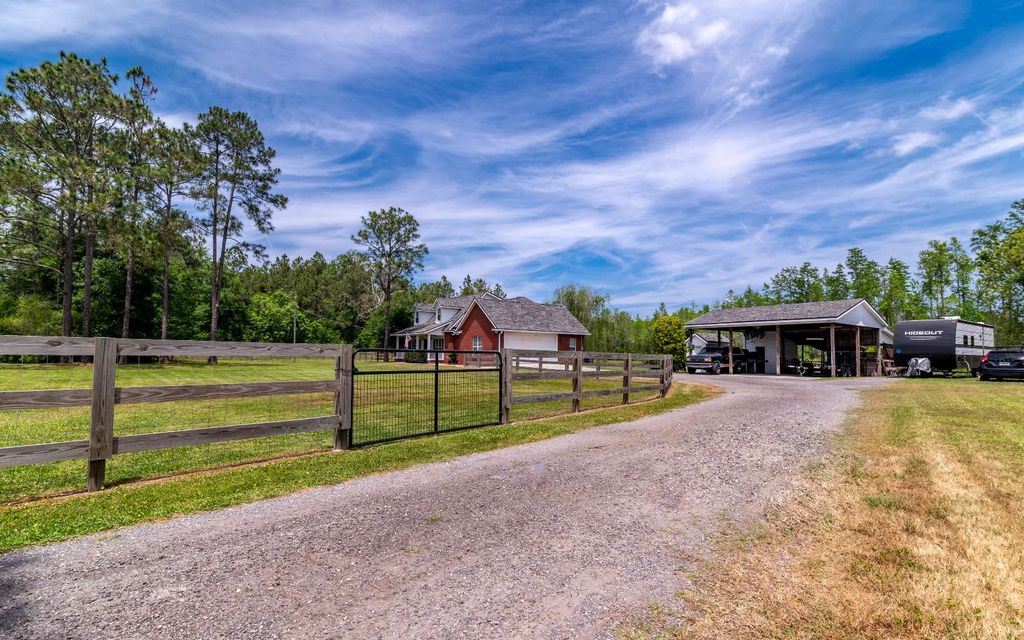 Photo of 13561 Arnold Rhoden Road, Other, FL 32040 (MLS # 131219)