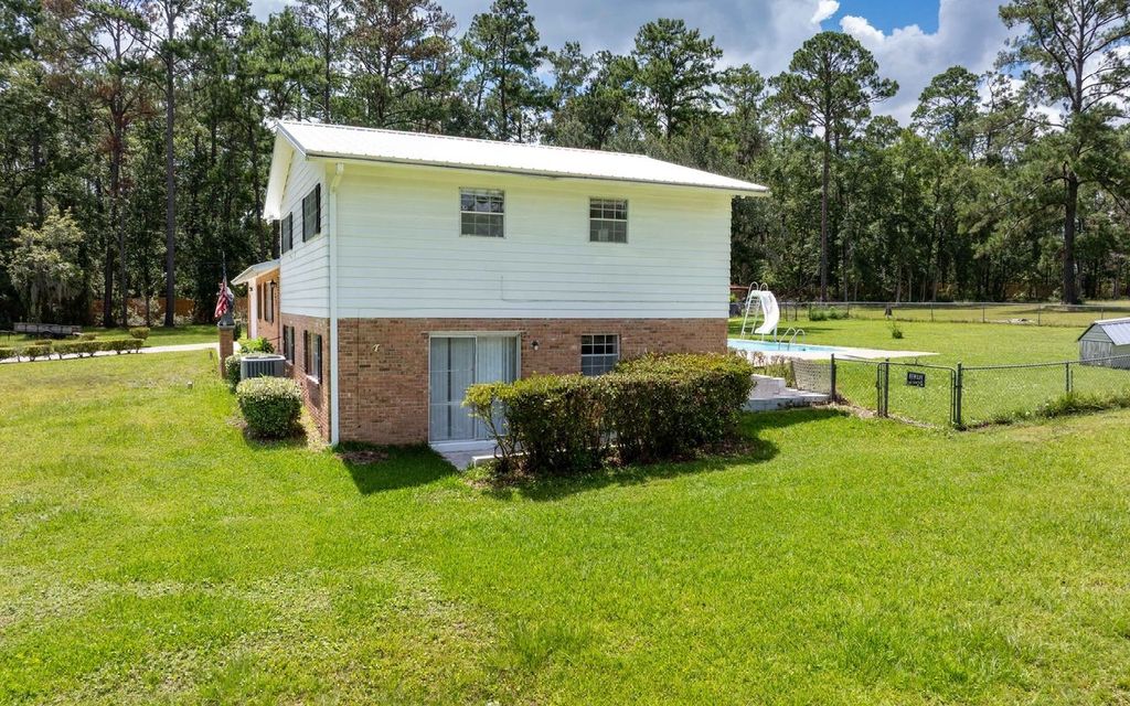 Photo of 355 SW Marvin Burnette Rd, Lake City, FL 32025 (MLS # 127681)
