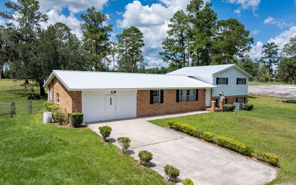 Photo of 355 SW Marvin Burnette Rd, Lake City, FL 32025 (MLS # 127681)