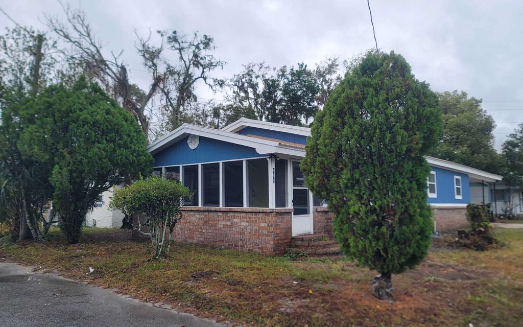 Photo of 458 NE Fairview St, Lake City, FL 32055 (MLS # 125514)