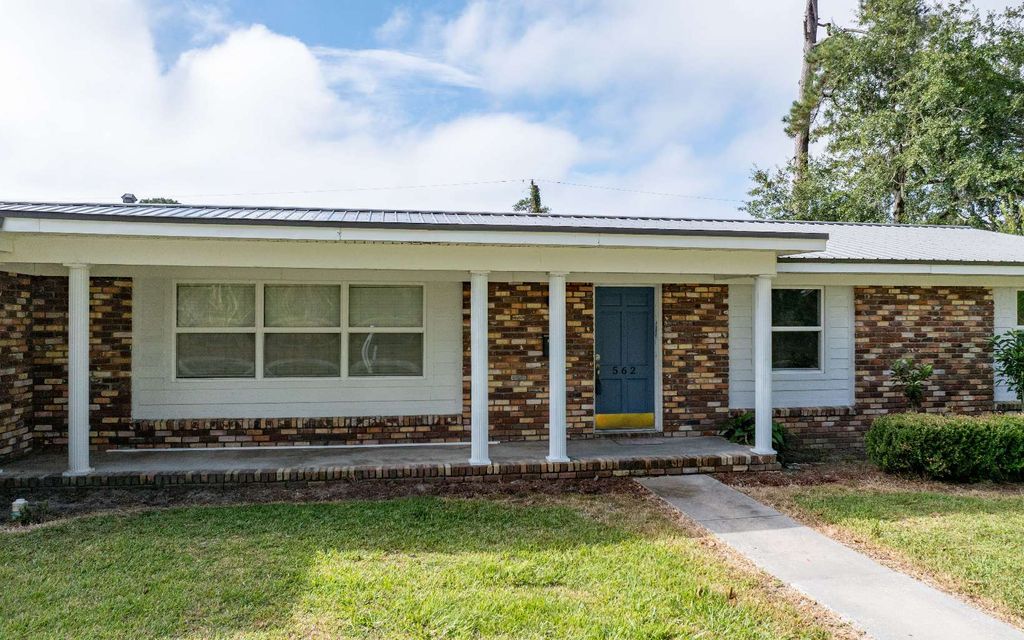 Photo of 562 SW Oleander Place, Lake City, FL 32025 (MLS # 128573)