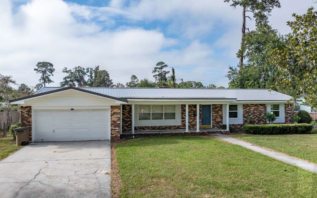 Photo of 562 SW Oleander Place, Lake City, FL 32025 (MLS # 128573)