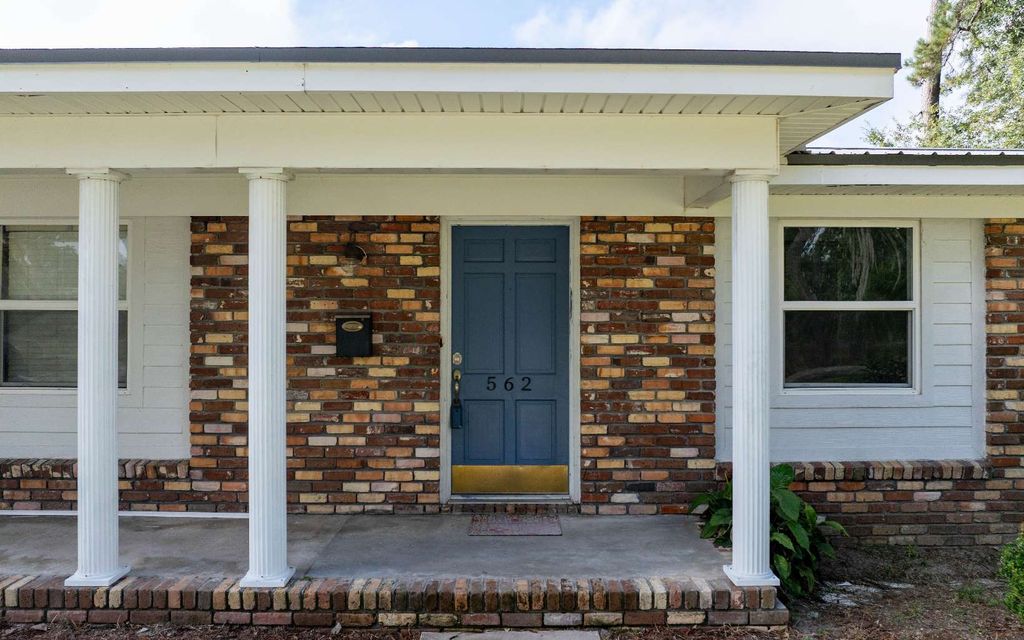 Photo of 562 SW Oleander Place, Lake City, FL 32025 (MLS # 128573)