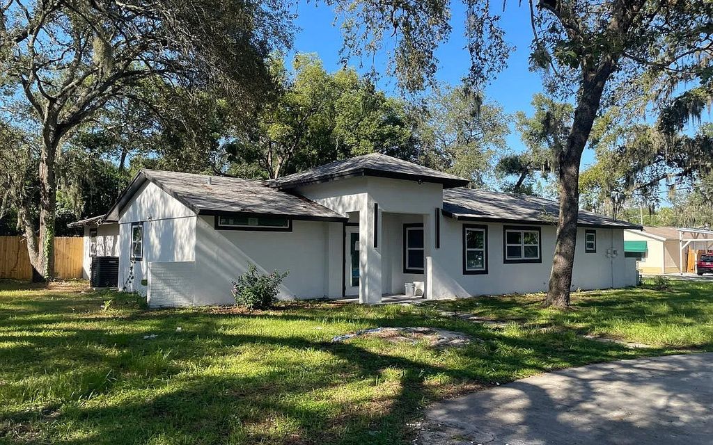 Photo of 1905 S Village Ave, Other, FL 33612 (MLS # 130980)