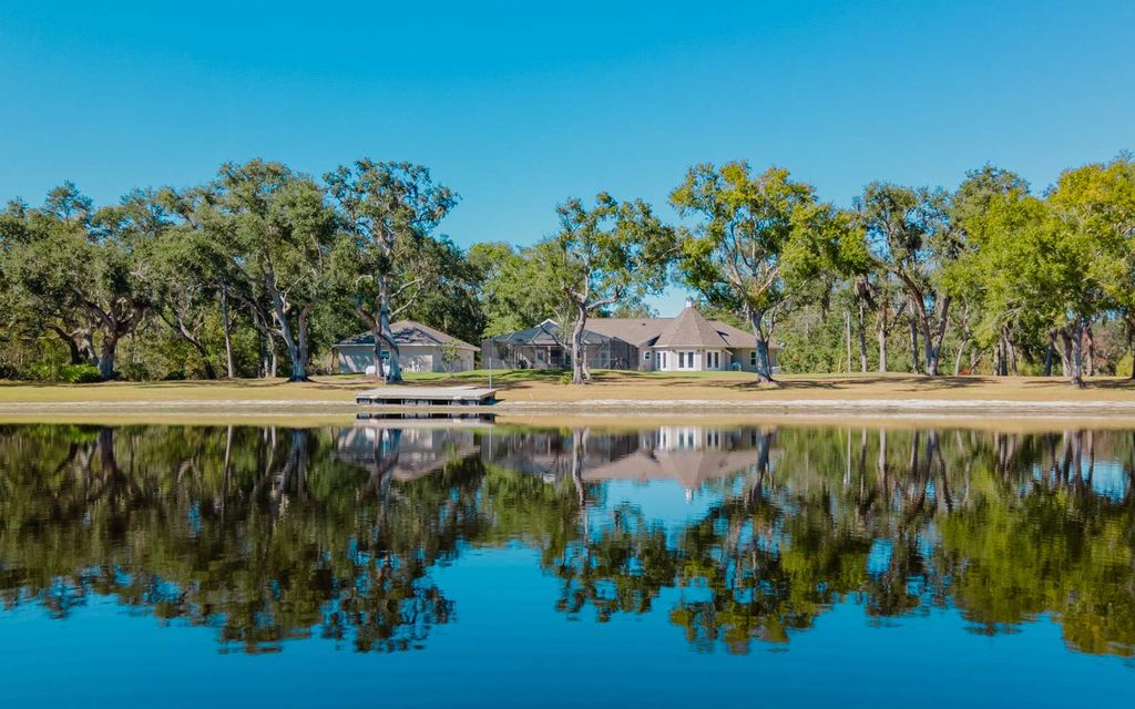 Photo of 536 SE Lakeview Drive, Branford, FL 32008 (MLS # 129246)