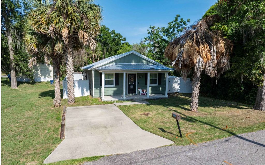 Photo of 14208 NW 136th Ter, Alachua, FL 32615 (MLS # 127195)