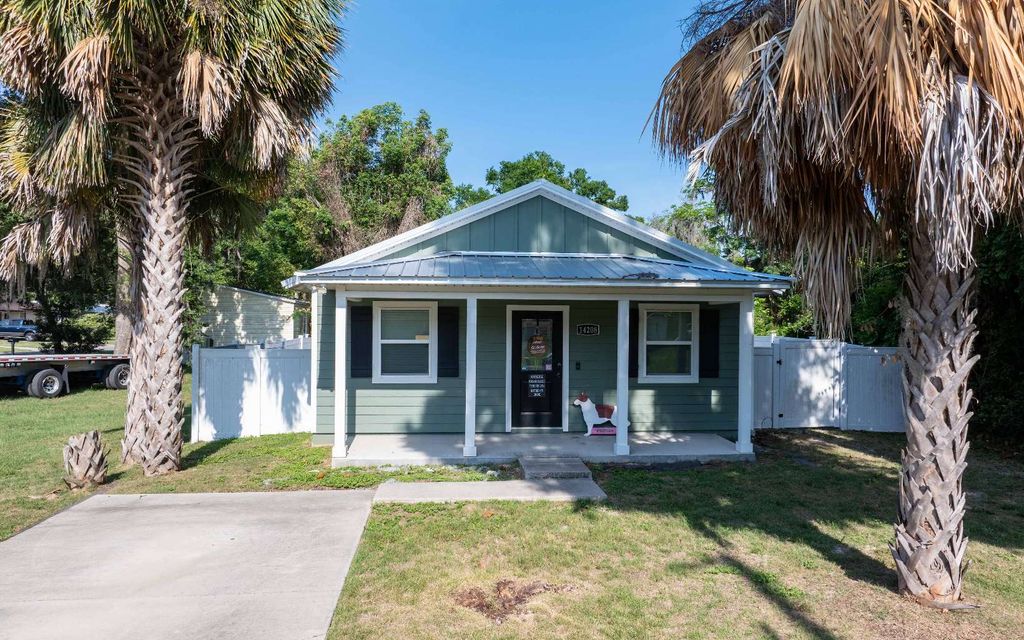 Photo of 14208 NW 136th Ter, Alachua, FL 32615 (MLS # 127195)