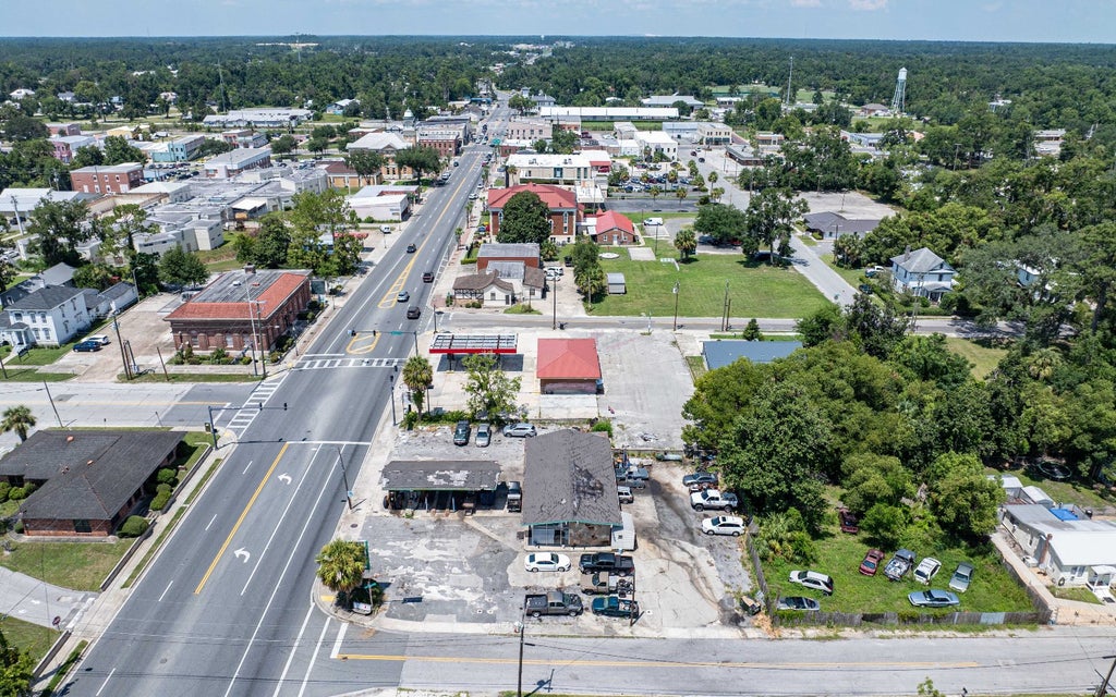 Photo of 409 van Buren St, Live Oak, FL 32064 (MLS # 127970)