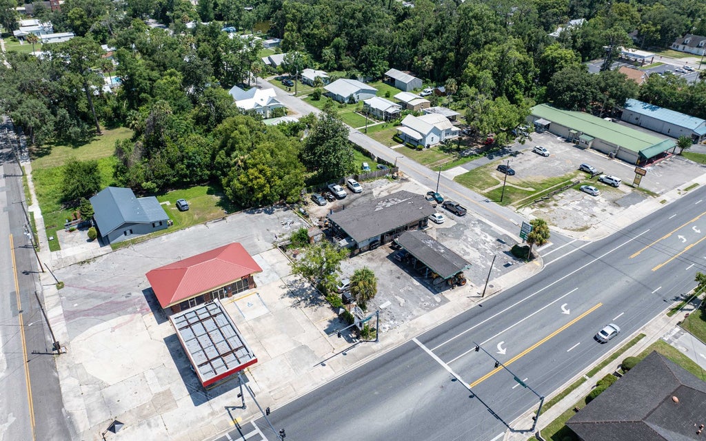 Photo of 409 van Buren St, Live Oak, FL 32064 (MLS # 127970)