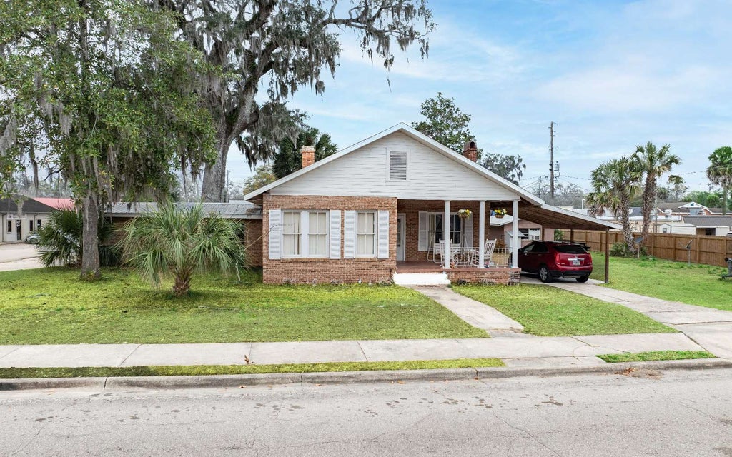 Photo of 106 Drane St, Branford, FL 32008 (MLS # 130357)