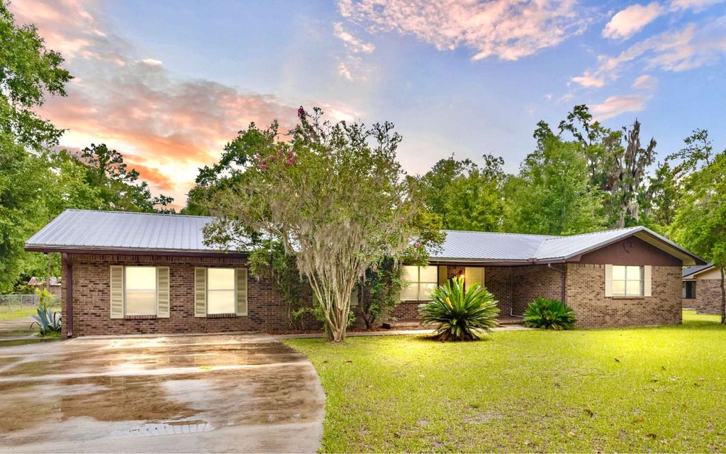 Photo of 316 SE Woodhaven Street, Lake City, FL 32025 (MLS # 126515)