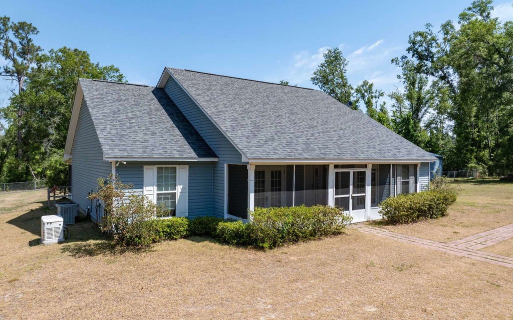 Photo of 2432 SW Sr 14, Madison, FL 32340 (MLS # 131276)