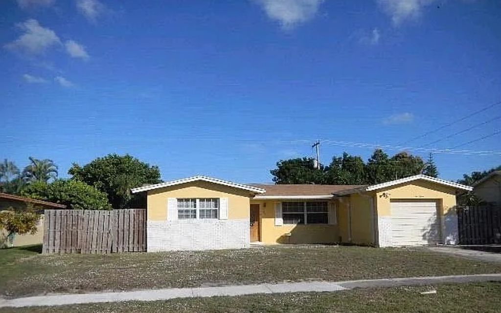 Photo of 215 SW 4th St, Other, FL 33432 (MLS # 128745)