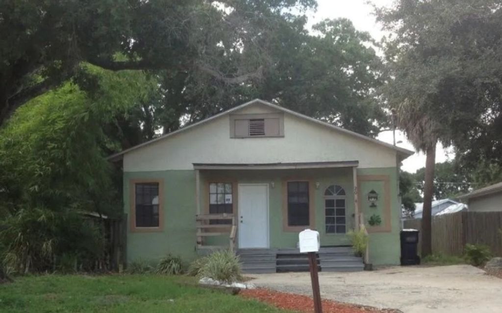 Photo of 2004 E 33rd Ave, Other, FL 33610 (MLS # 129939)