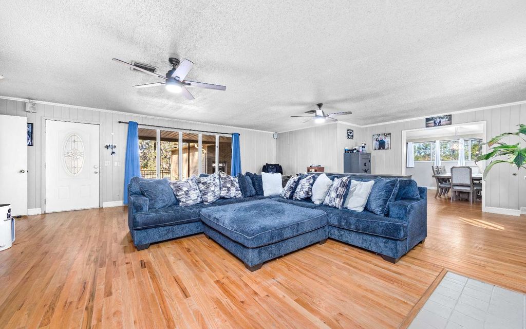 Photo of 1430 SW State Road 47, Lake City, FL 32025 (MLS # 130277)