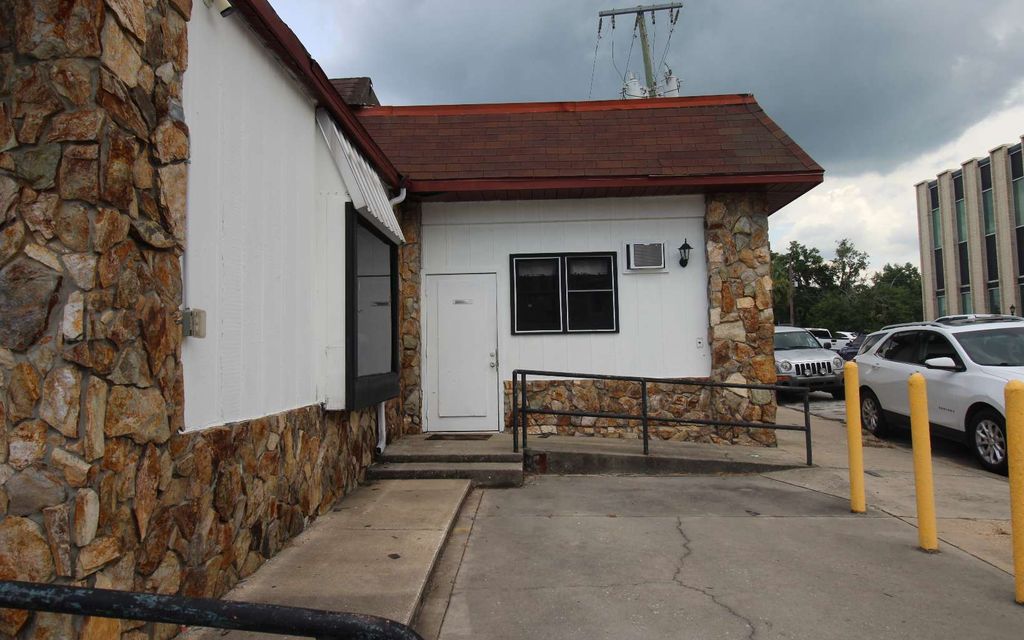 Photo of 119 S Ohio Ave, Live Oak, FL 32064 (MLS # 127844)