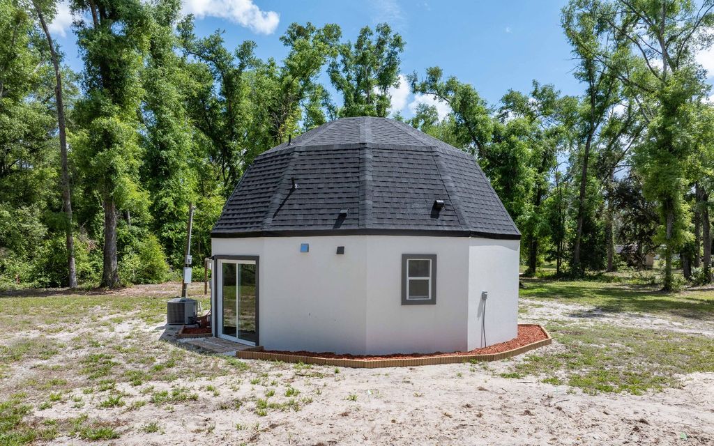 Photo of 17297 181st Loop, Live Oak, FL 32060 (MLS # 131098)