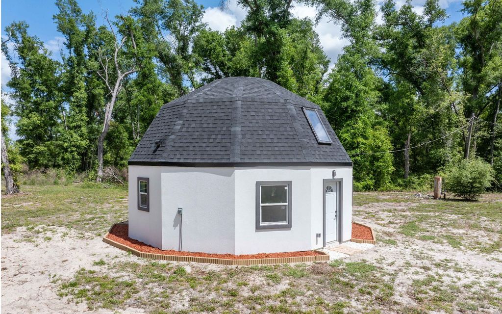 Photo of 17297 181st Loop, Live Oak, FL 32060 (MLS # 131098)