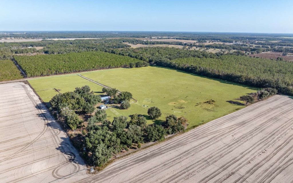 Photo of 16174 176th St, Live Oak, FL 32060 (MLS # 129584)