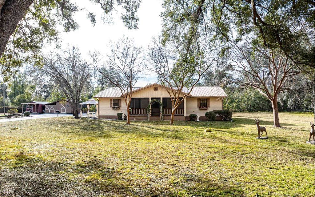 Photo of 13342 W County Rd 136, Live Oak, FL 32060 (MLS # 129975)