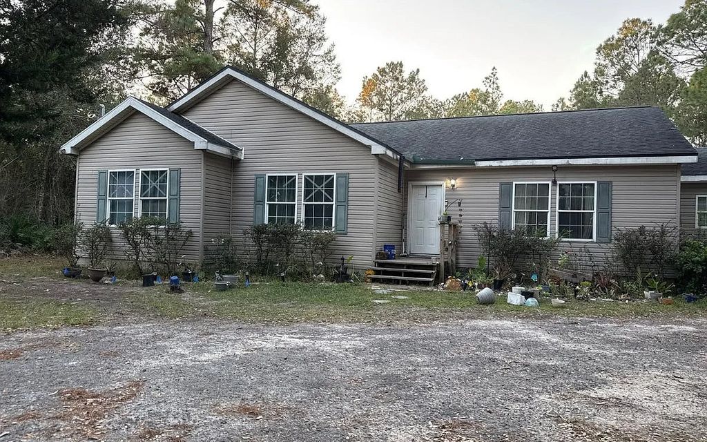 Photo of 19 N Cocoa Ave, Other, FL 32068 (MLS # 130088)