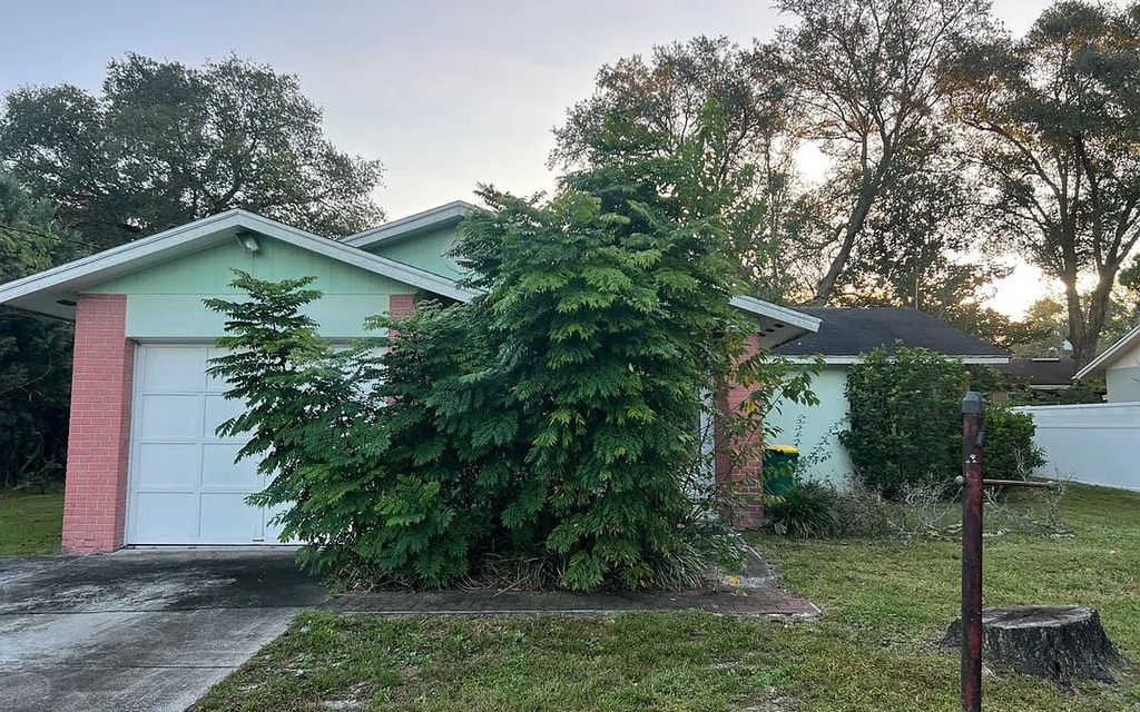 Photo of 651 W Blue Lake Ter, Other, FL 32724 (MLS # 129368)