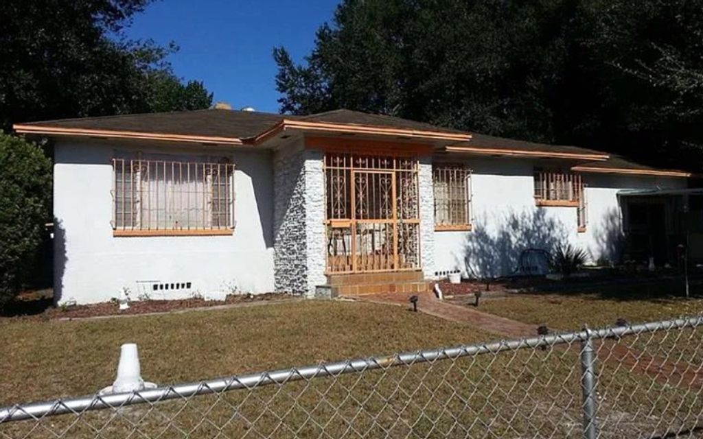 Photo of 504 E Emily St, Other, FL 33603 (MLS # 131635)