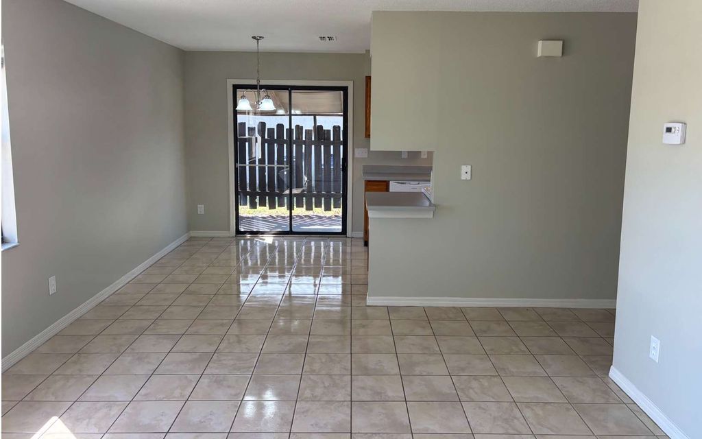 Photo of 3755 NW Archer St Apt 101 St, Lake City, FL 32055 (MLS # 130470)