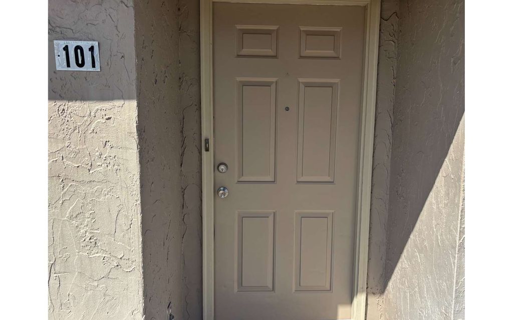 Photo of 3755 NW Archer St Apt 101 St, Lake City, FL 32055 (MLS # 130470)