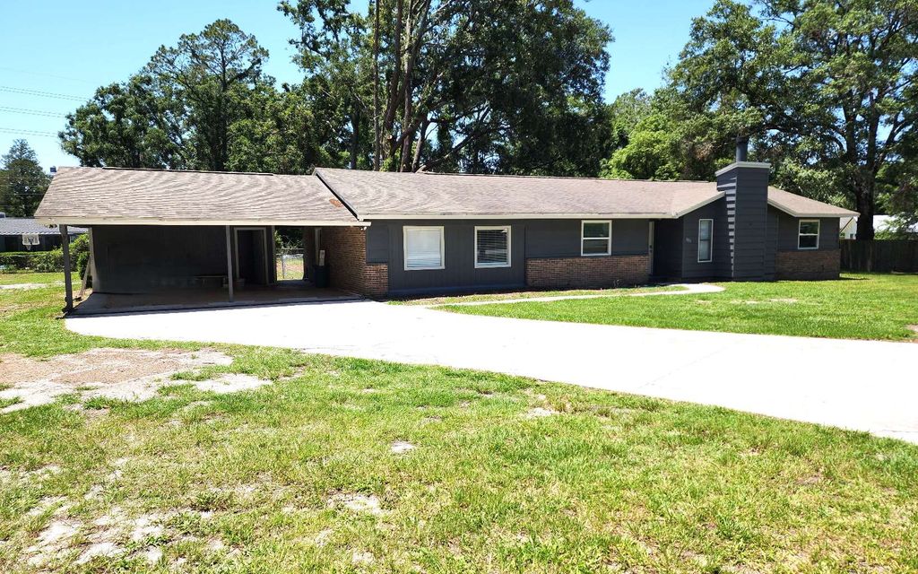 Photo of 301 SE Bream Loop, Lake City, FL 32024 (MLS # 127143)