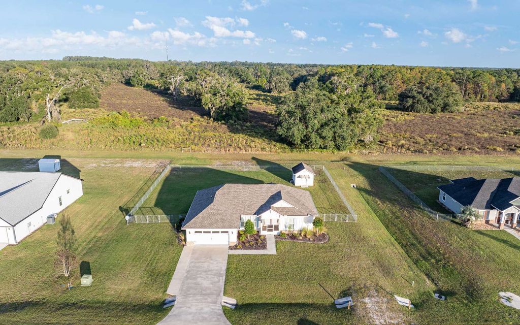 Photo of 167 SW Beacon Way, Lake City, FL 32025 (MLS # 129094)