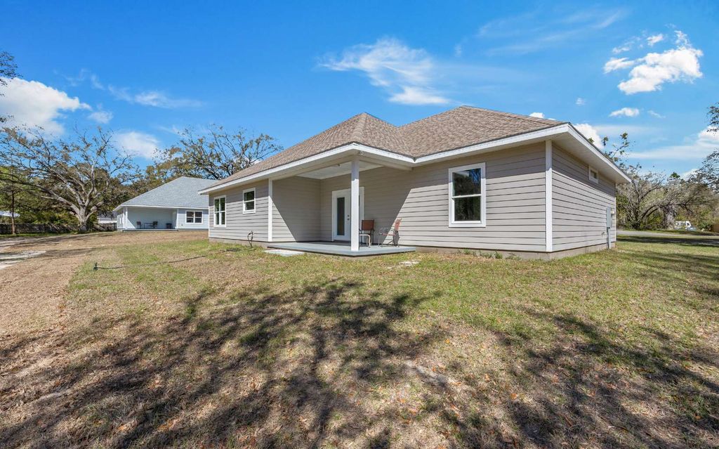 Photo of 156 SW Kimberly Ln, Lake City, FL 32024 (MLS # 125988)