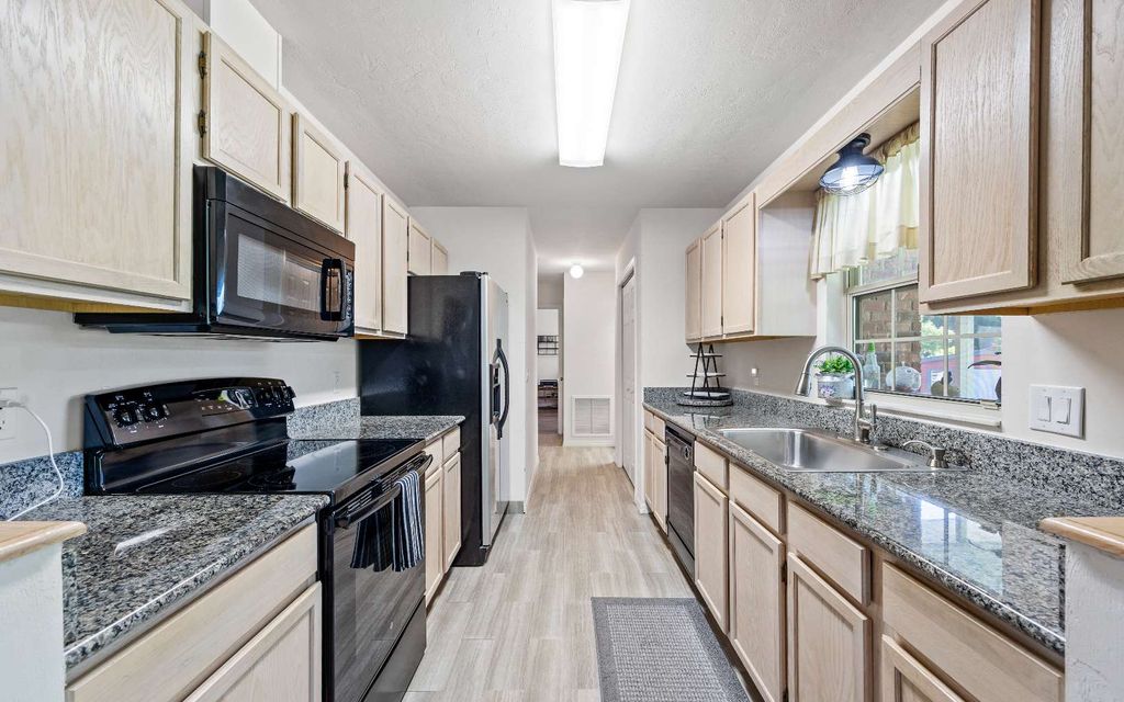 Photo of 220 NW Zack Dr, Lake City, FL 32055 (MLS # 131554)