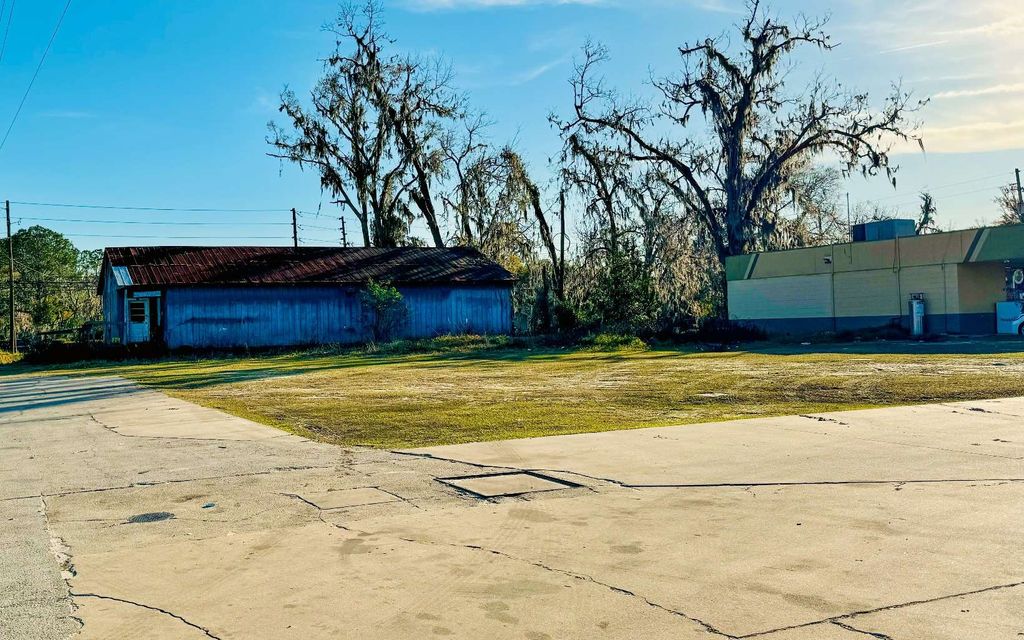 Photo of 402 Hatley Street W St, Jasper, FL 32052 (MLS # 122567)