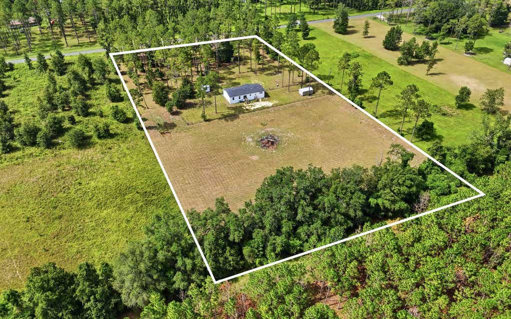 Photo of 961 SW Baron Gln, Fort White, FL 32038 (MLS # 132358)
