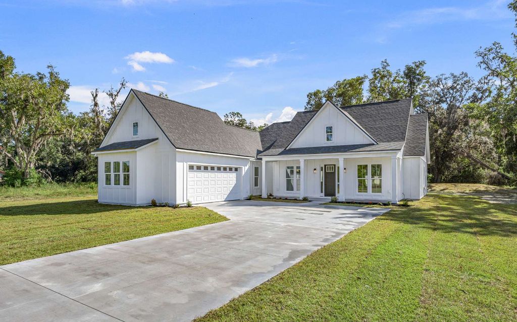 Photo of 9610 101st Pointe, Live Oak, FL 32060 (MLS # 128506)