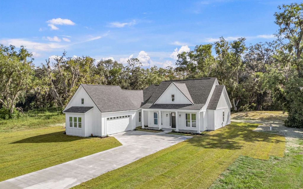 Photo of 9610 101st Pointe, Live Oak, FL 32060 (MLS # 128506)