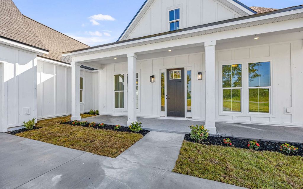 Photo of 9610 101st Pointe, Live Oak, FL 32060 (MLS # 128506)